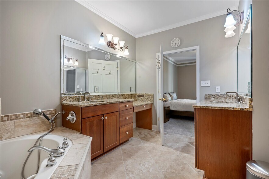 More Photos Of 110-160 Garrison Walk, Roswell Apartments For Sale