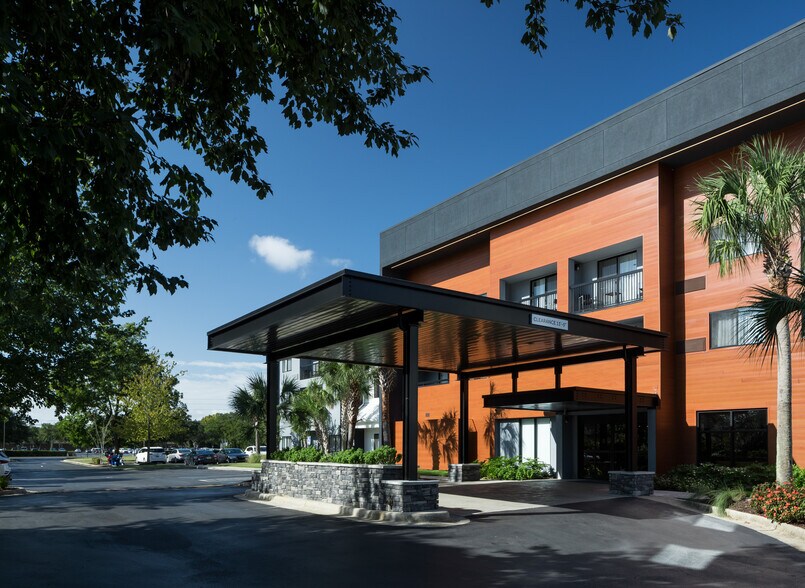 More Photos Of 451 Creighton Rd, Pensacola Hotel For Sale