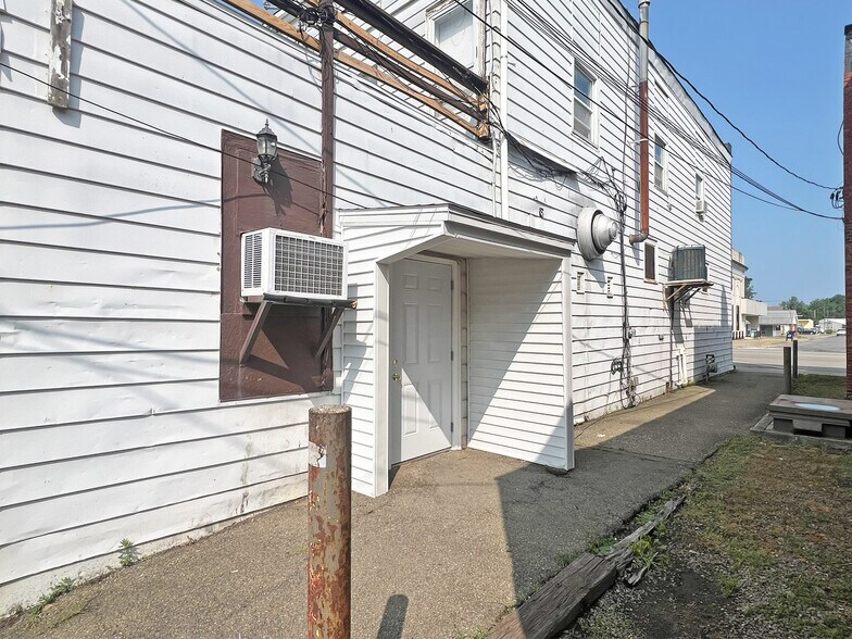 More Photos Of 103 Main St W, Girard General Retail For Sale