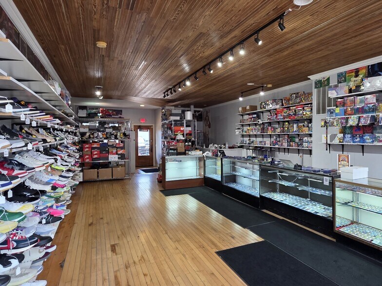 More Photos Of 169-173 E Chestnut St, Burlington Storefront Retail Residential For Sale