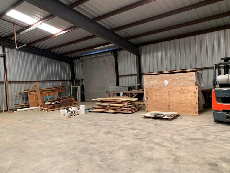 More Photos Of 411 Lee Rd, Mineral Wells Warehouse For Sale
