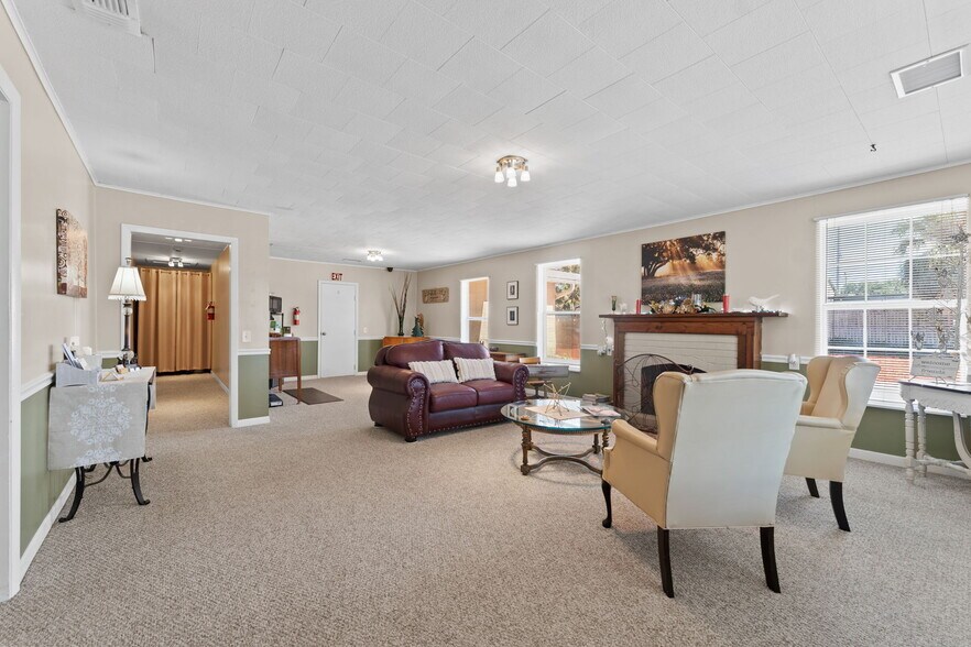 More Photos Of 925 Florida Ave, Palm Harbor Office Residential For Sale