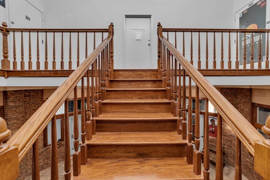 More Photos Of 7110 Town Center Way, Brentwood Office For Sale