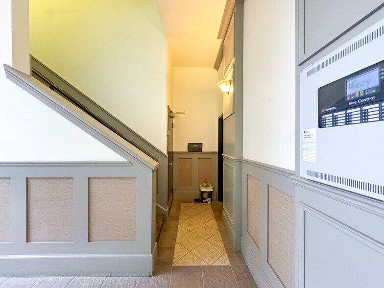 More Photos Of 15 Alma St, Moncton Medical For Lease