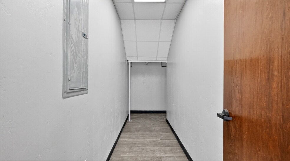 More Photos Of 16510 W Basin St, Odessa Warehouse For Sale