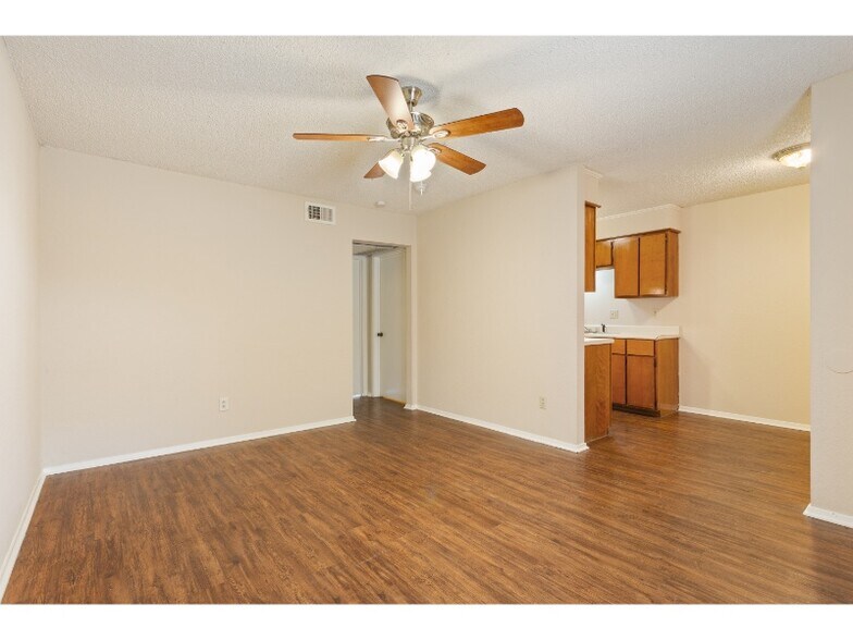 More Photos Of 5506 Kingman St, Waco Apartments For Sale