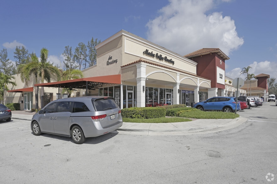 More Photos Of 13130-13302 Biscayne Blvd, North Miami General Retail For Lease