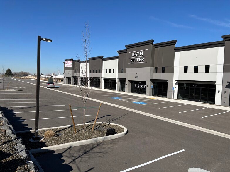 More Photos Of 2200 E Chisholm Dr, Nampa Showroom For Lease
