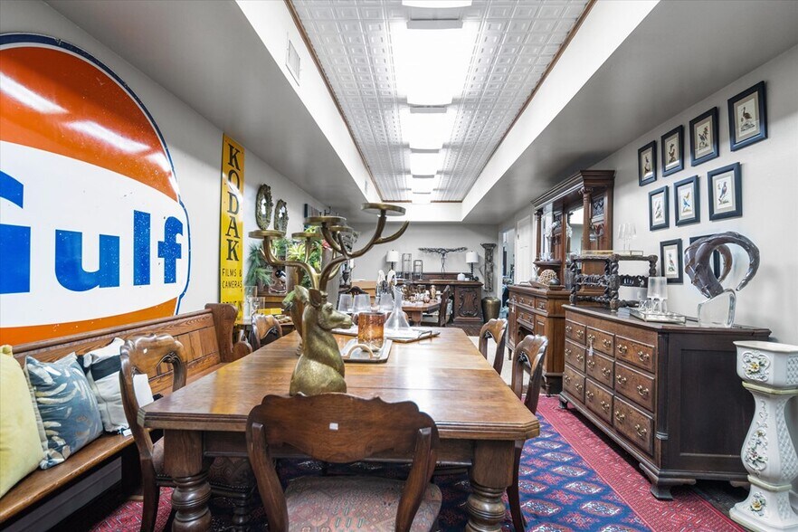 More Photos Of 117 E Lufkin Ave, Lufkin General Retail For Sale