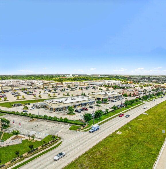 More Photos Of 4531-4589 East Sam Houston Pky S, Pasadena Unknown For Lease