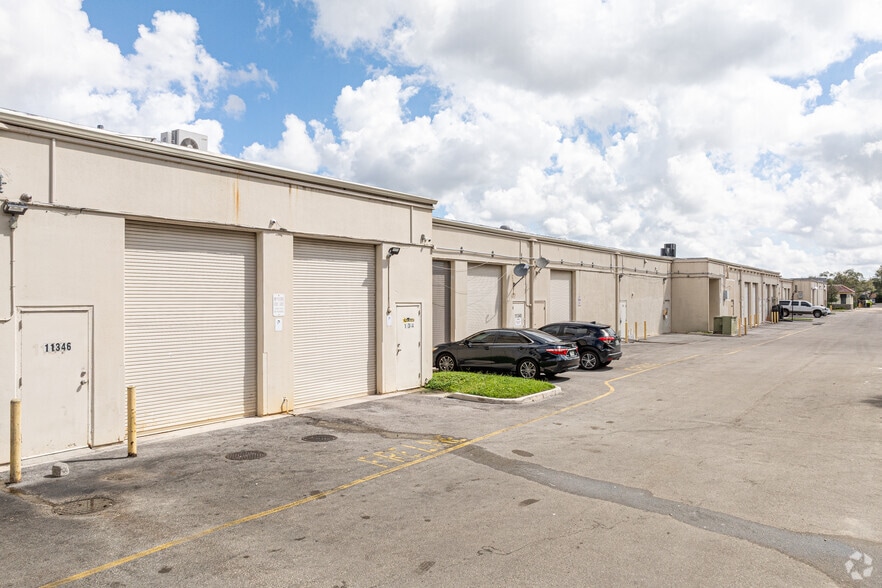 More Photos Of 11300-11354 Wiles Rd, Coral Springs General Retail For Lease