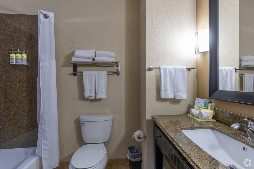 More Photos Of 9120 West Rd, Houston Hotel For Sale