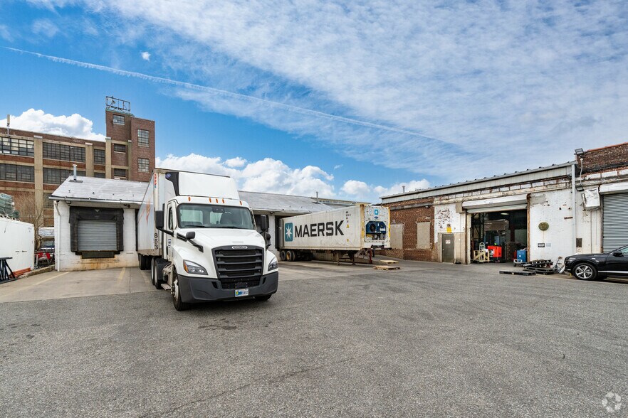 More Photos Of 175 Lake Ave, Staten Island Warehouse For Sale