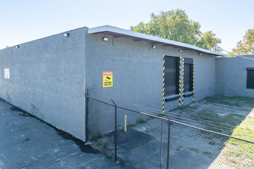 More Photos Of 1057-1059 Empire Avenue Ave, Camden Warehouse For Lease