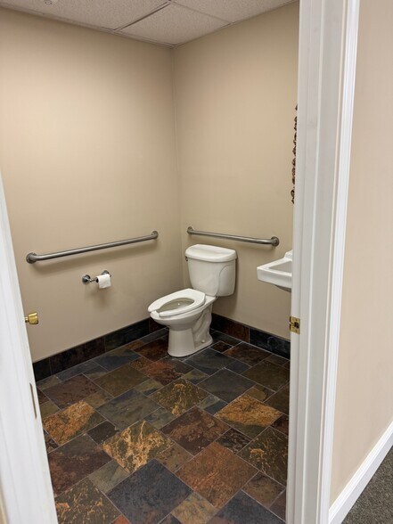 More Photos Of 2160 S 6th St, Springfield Industrial For Sale