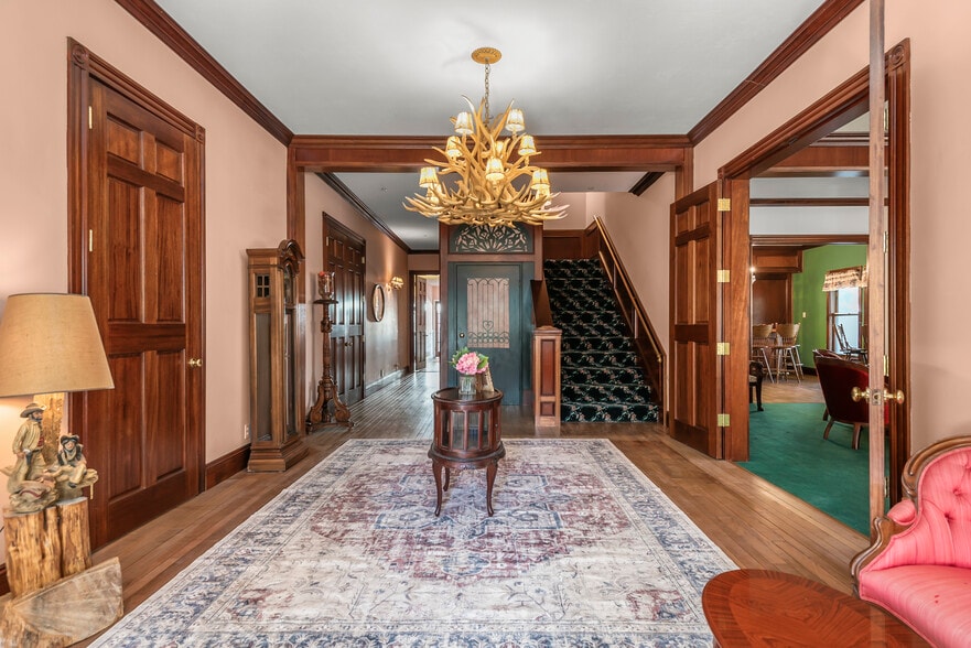 More Photos Of 790 California 2, Wrightwood Specialty For Sale