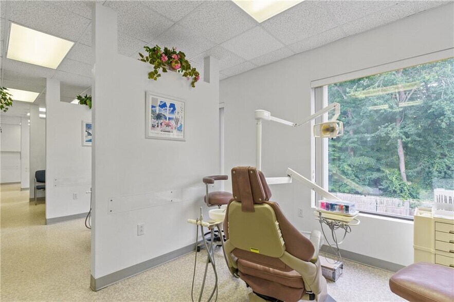 More Photos Of 1637 Mineral Spring Ave, North Providence Medical For Lease