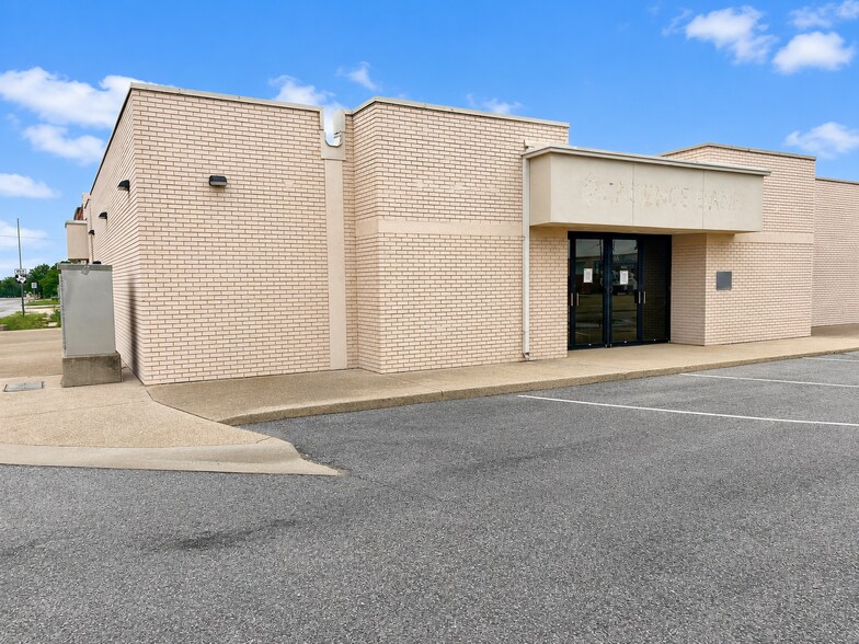More Photos Of 101 N 4th St, Lometa Daycare Center For Sale