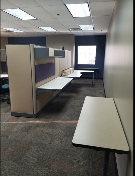 More Photos Of 820 N Concord St, South Saint Paul Light Distribution For Lease