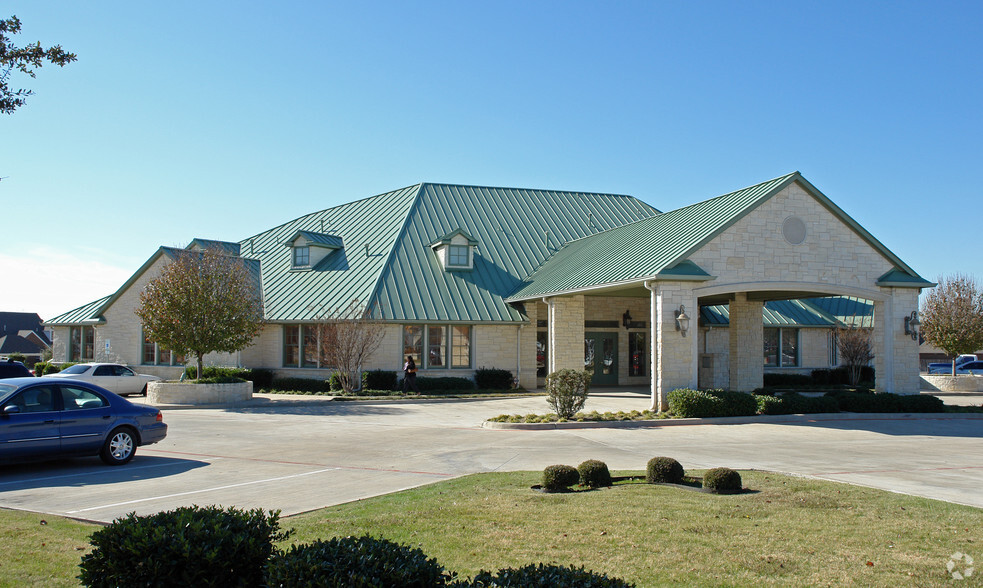 Primary Photo Of 3650 W Wheatland Rd, DeSoto Medical For Lease