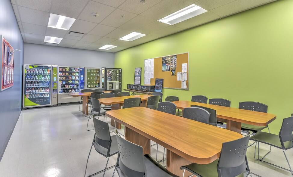 More Photos Of 1261 3rd Ave, Chula Vista Office For Lease