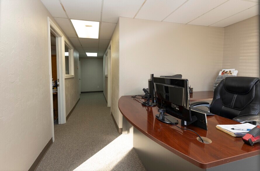 More Photos Of 1203 SE 9th Ter, Cape Coral Light Distribution For Lease