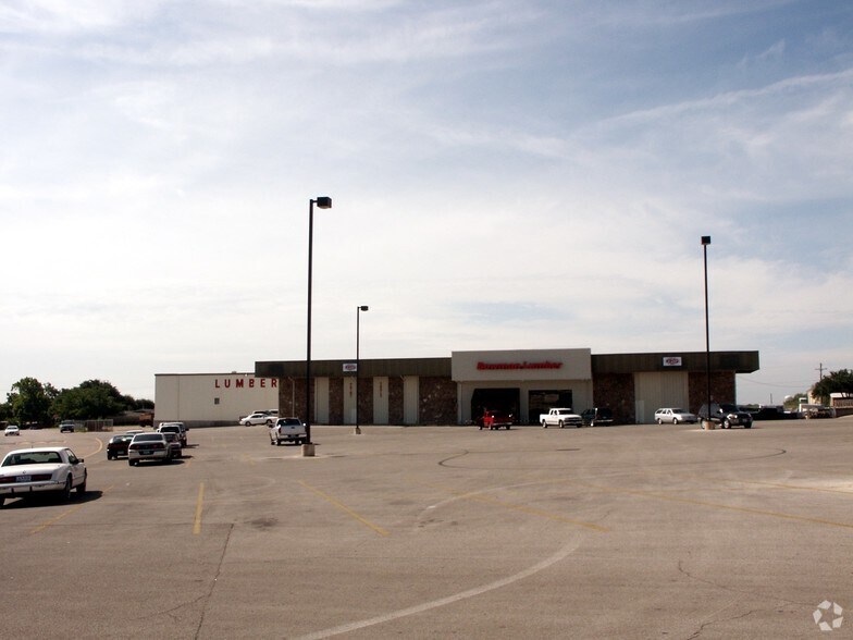 Primary Photo Of 3315 Sherwood Way, San Angelo Freestanding For Lease
