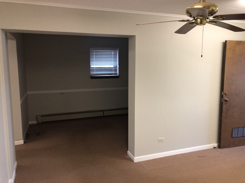 More Photos Of 4705-4707 Willow Springs Rd, La Grange Medical For Lease