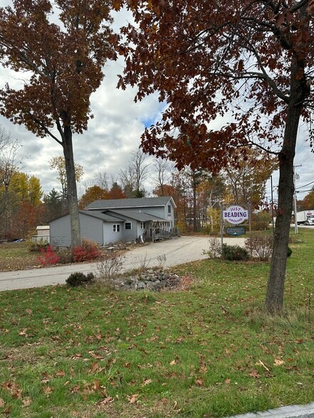 More Photos Of 275 Calef Hwy, Epping Storefront Retail Office For Sale