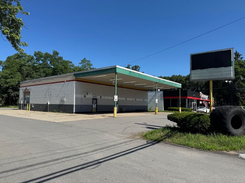 Primary Photo Of 212 Bemis Rd, Fitchburg Auto Repair For Sale