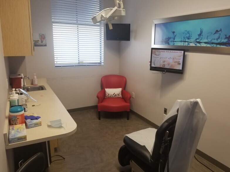 More Photos Of 6701 S Red Rd, South Miami Medical For Sale