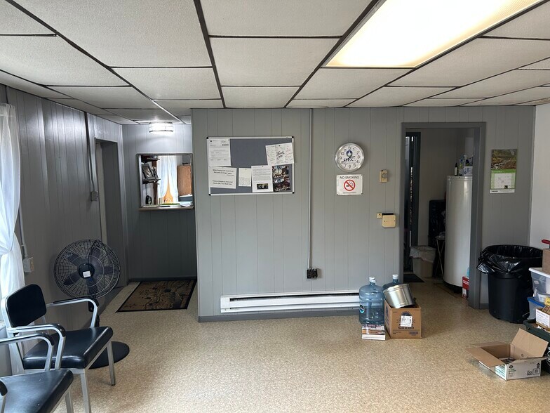 More Photos Of 405 W Barber Ave, Livingston Flex For Sale