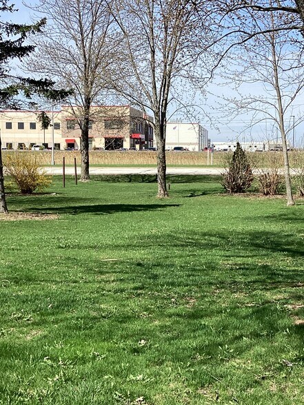 More Photos Of 2525 Oakwood Rd, Oak Creek Schools For Sale