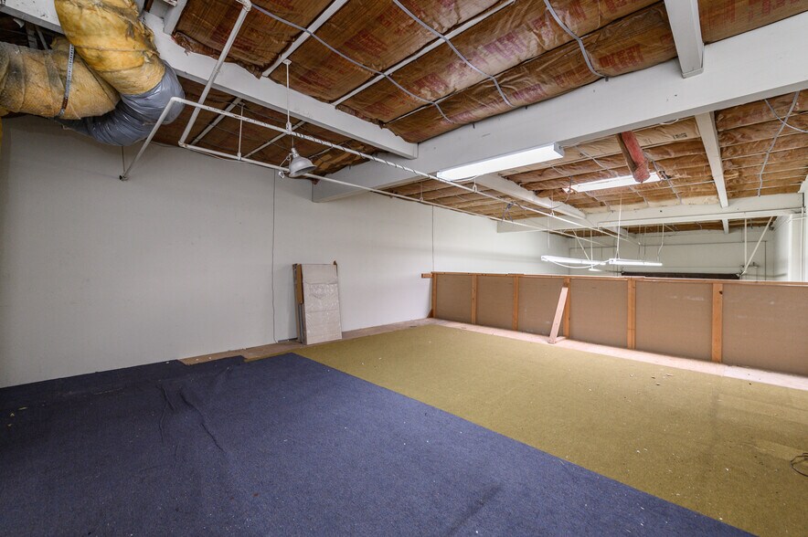 More Photos Of 711 W 17th St, Costa Mesa Light Manufacturing For Sale