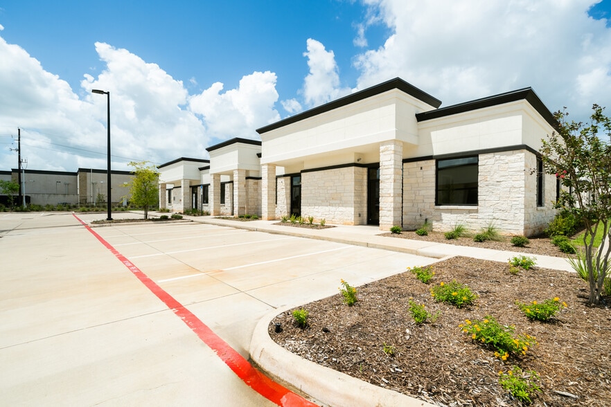 More Photos Of 5501 Cabrera Dr, Sugar Land Unknown For Lease