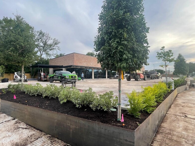 More Photos Of 9437 Hammerly Blvd, Houston Storefront For Lease