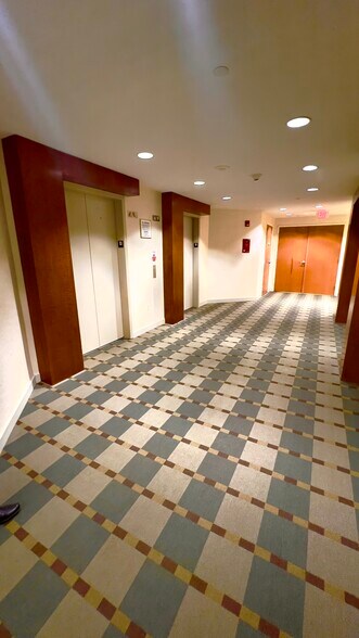 More Photos Of 7500 Greenway Center Dr, Greenbelt Office For Lease