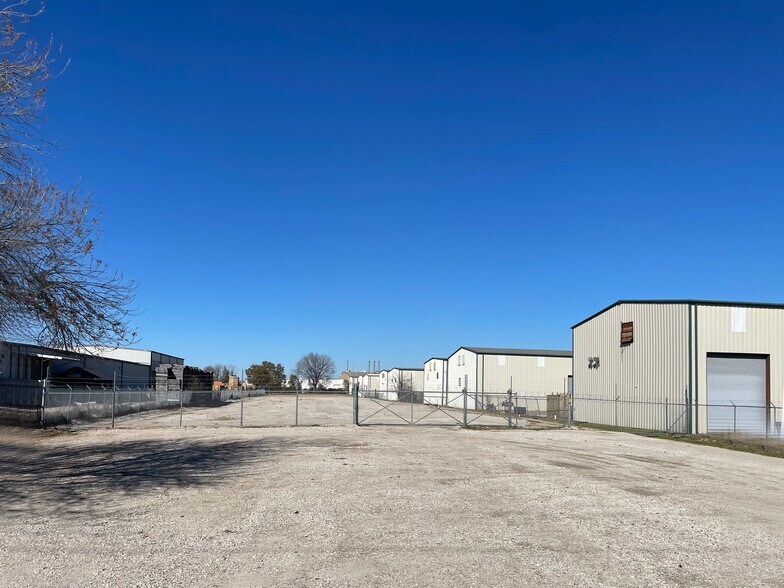 More Photos Of 5719 Cunningham Rd, Houston Unknown For Lease