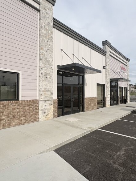 Primary Photo Of 110 Orange Ct, Bowling Green Flex For Lease