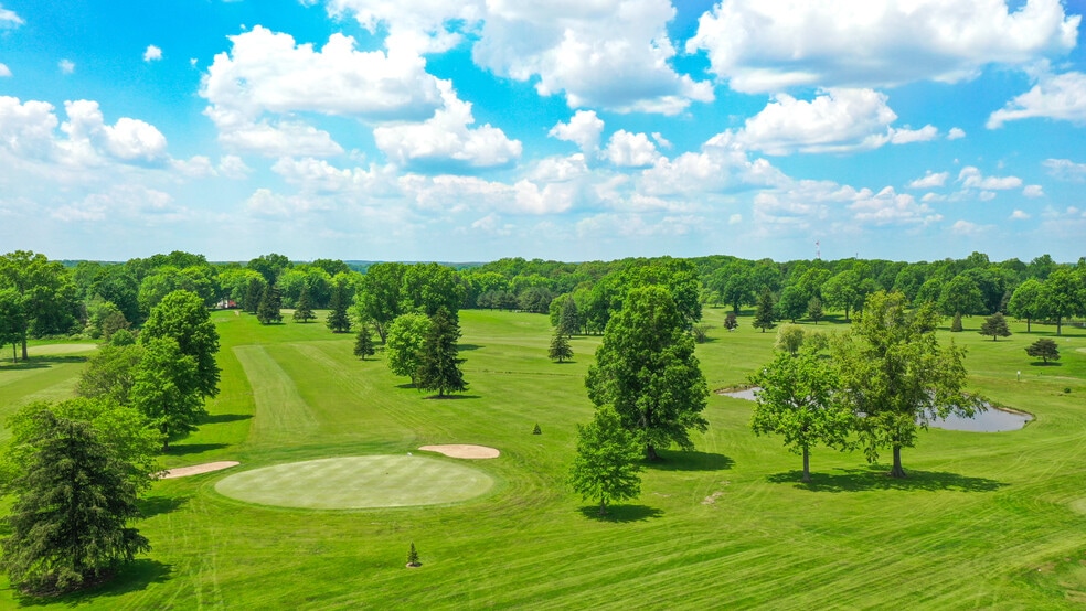 More Photos Of 2404 SE River Rd, Lake Milton Golf Course Driving Range For Sale