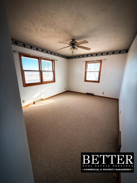 More Photos Of 3120 S Lincoln Ave, York Showroom For Sale