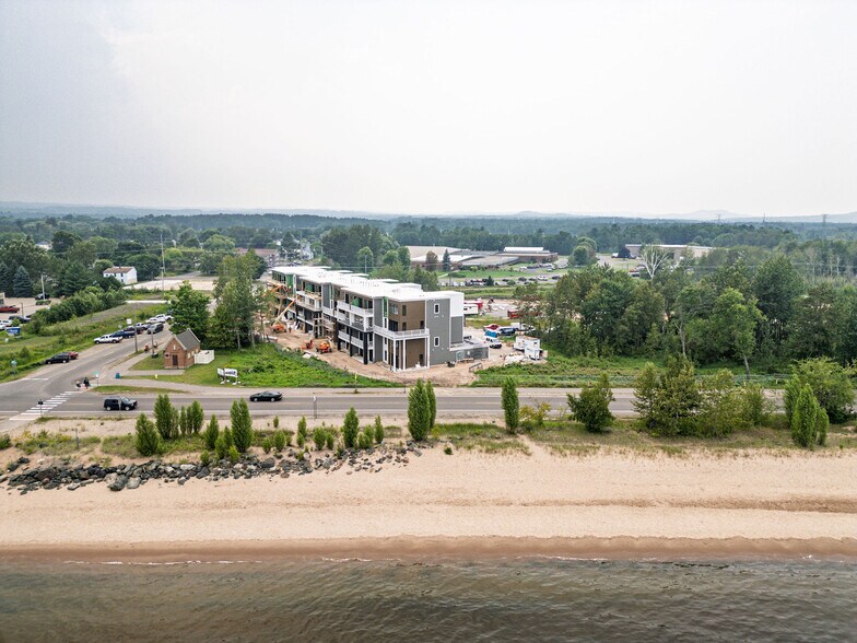More Photos Of 2401 Lakeshore Blvd, Marquette Apartments For Sale