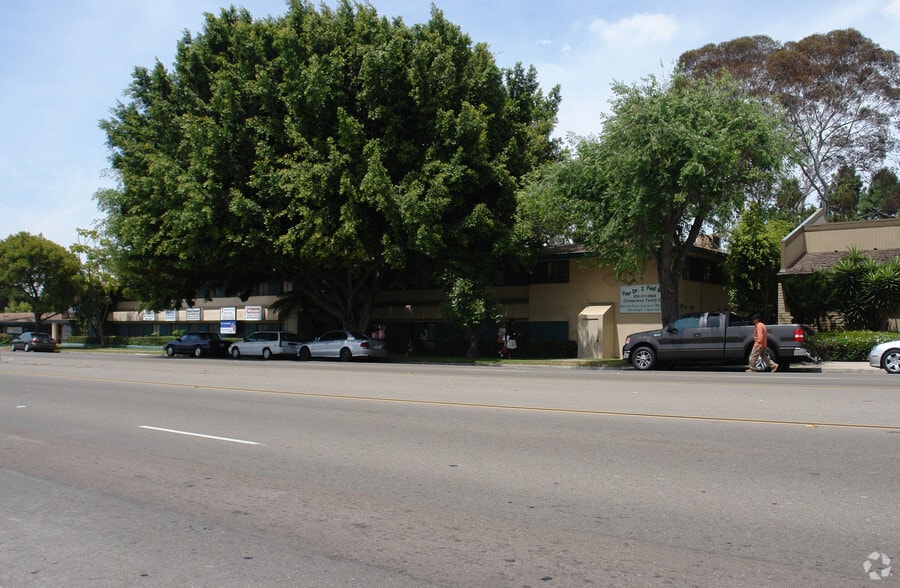 More Photos Of 3650 Clairemont Dr, San Diego Unknown For Lease