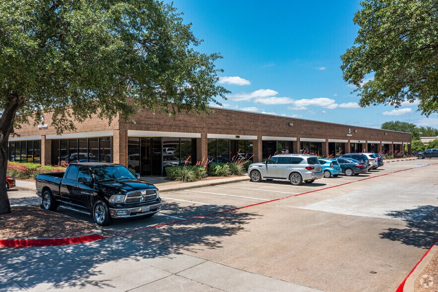 More Photos Of 1801 Royal Ln, Farmers Branch Unknown For Lease