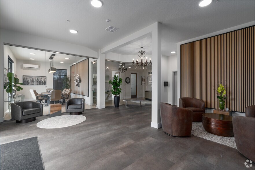 More Photos Of 5765 Commercial St SE, Salem Unknown For Lease