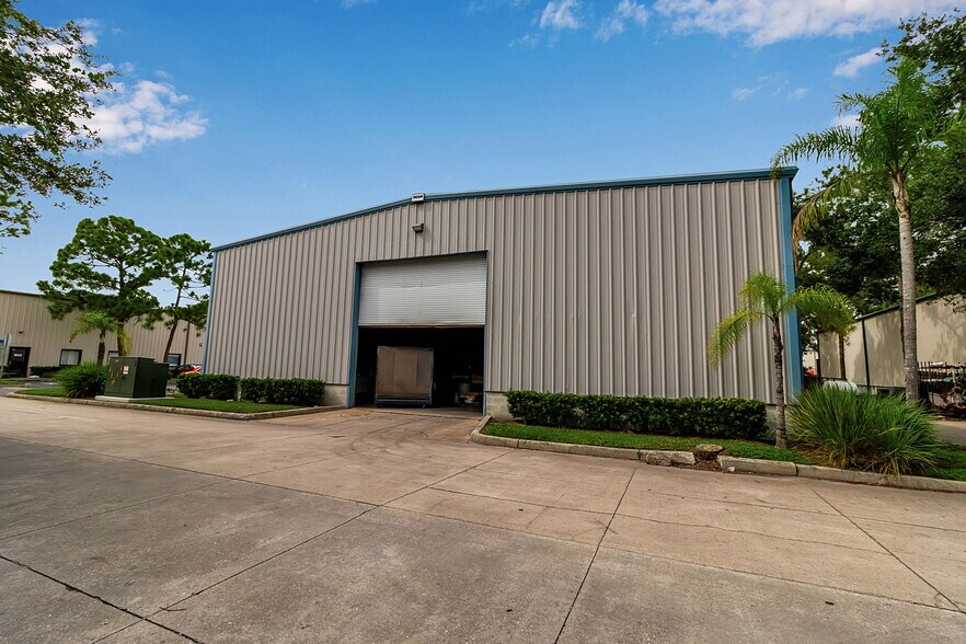 More Photos Of 2005 60th Pl E, Bradenton Industrial For Sale