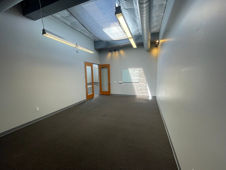 More Photos Of 128 NE 7th Ave, Portland Light Distribution For Lease