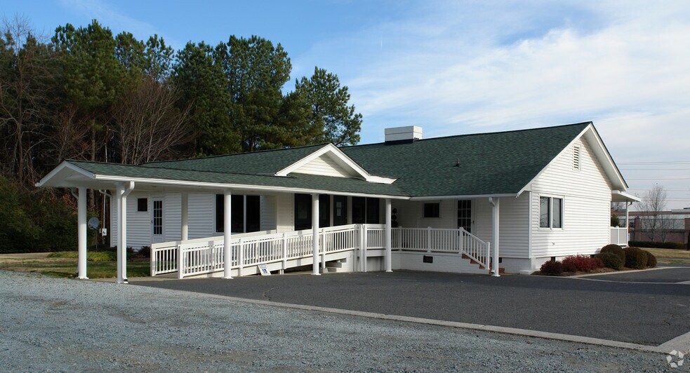 More Photos Of 4007 N Roxboro St, Durham Office For Sale