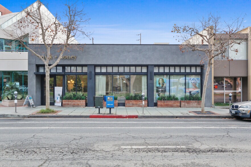 Primary Photo Of 11826-11828 San Vicente Blvd, Los Angeles Storefront Retail Office For Sale