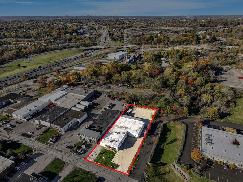 More Photos Of 4894 Neo Pky, Garfield Heights Manufacturing For Sale